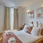 Apartment Center Of Paris Montmartre By Studio Prestige
