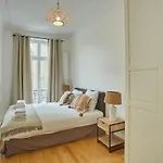 Apartment Center Of Paris Montmartre By Studio Prestige