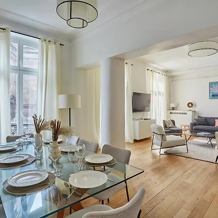 Center Of Montmartre By Prestige * Paris